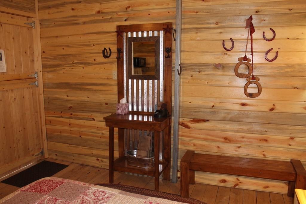 Silver Cabin In The Western Barn Monticello Kültér fotó